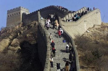 crbst_touriste_muraille_chine[1]